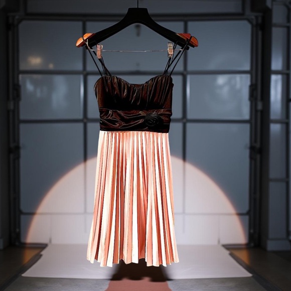 Speechless Spaghetti strap black and pastel pink satin pleated Small - Picture 11 of 12